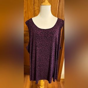 24/26 Plus size Laura Scott Women dressy tank top. Great layering piece. EUC